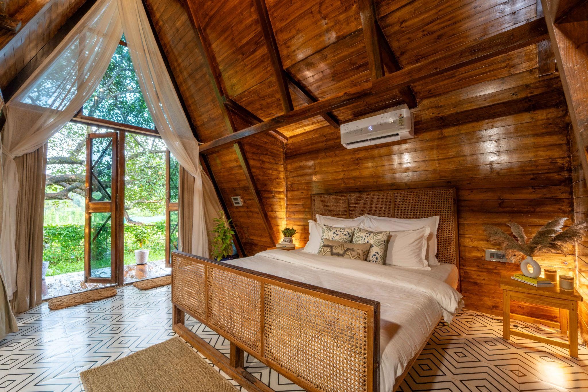 CloudWalk - VLG (Hammock and Open Air Bathtub) - 2